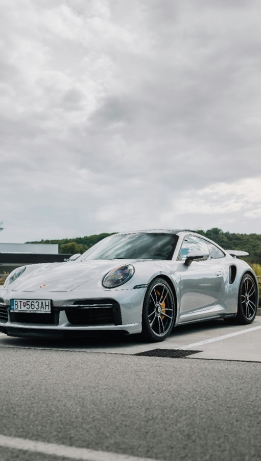 Luxurious car image