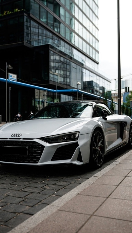 Luxurious car image