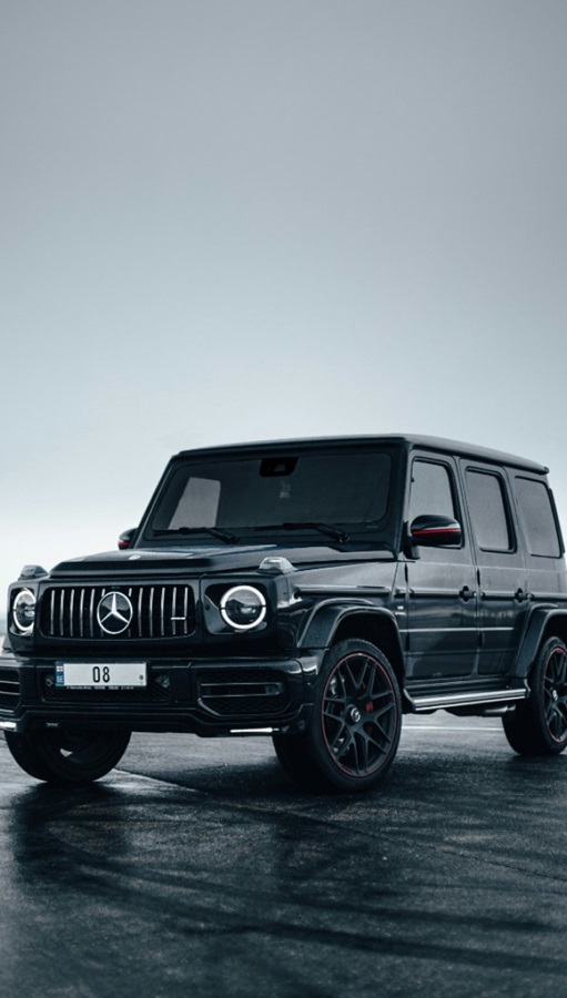 Luxurious car image