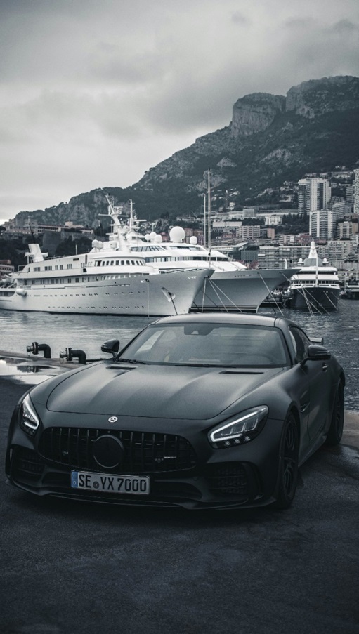 Luxurious car image